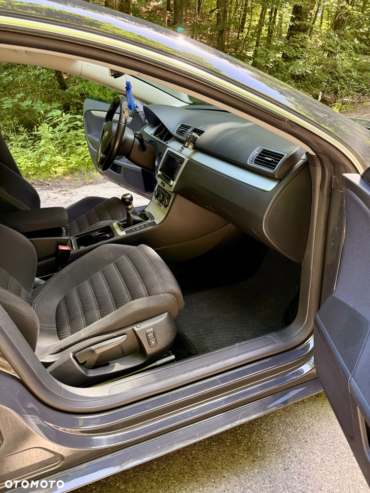 Volkswagen Passat 2.0 TDI DPF Comfortline - 9
