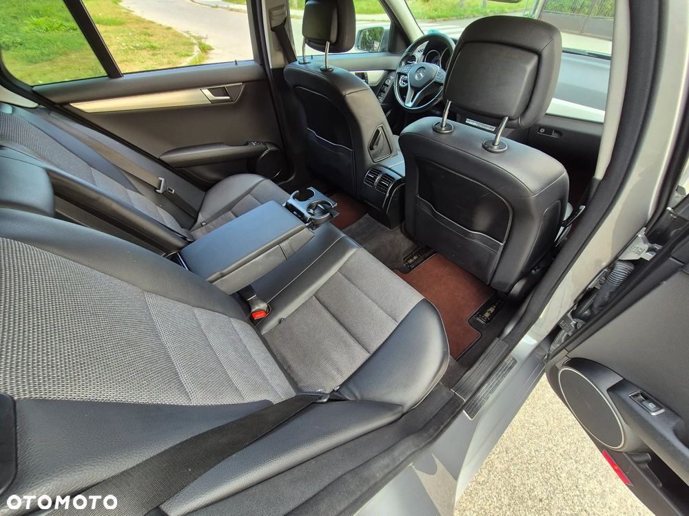 Mercedes-Benz Klasa C 180 T BlueEFFICIENCY Avantgarde - 20