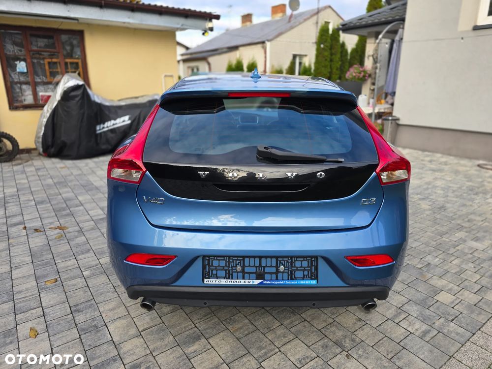 Volvo V40 D3 Momentum - 8