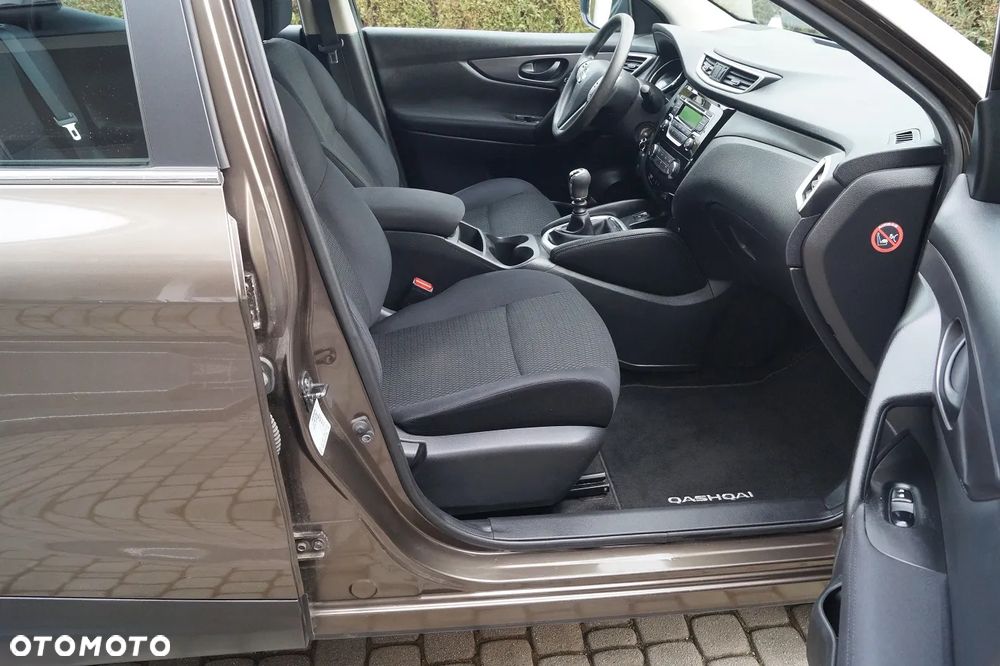 Nissan Qashqai 1.2 DIG-T N-Vision - 24