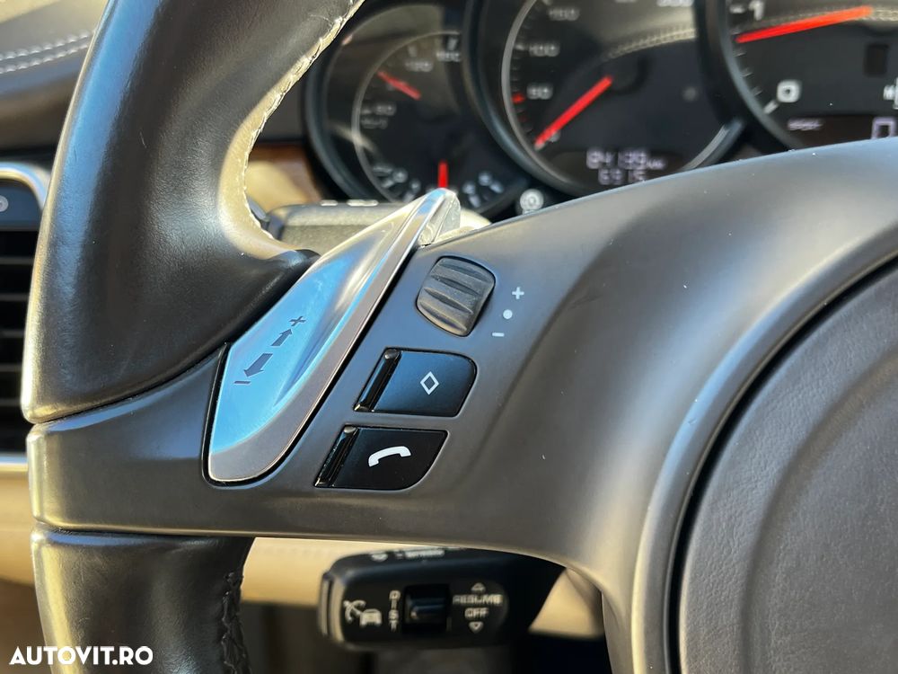 Porsche Panamera 3.0 Tiptronic S - 16
