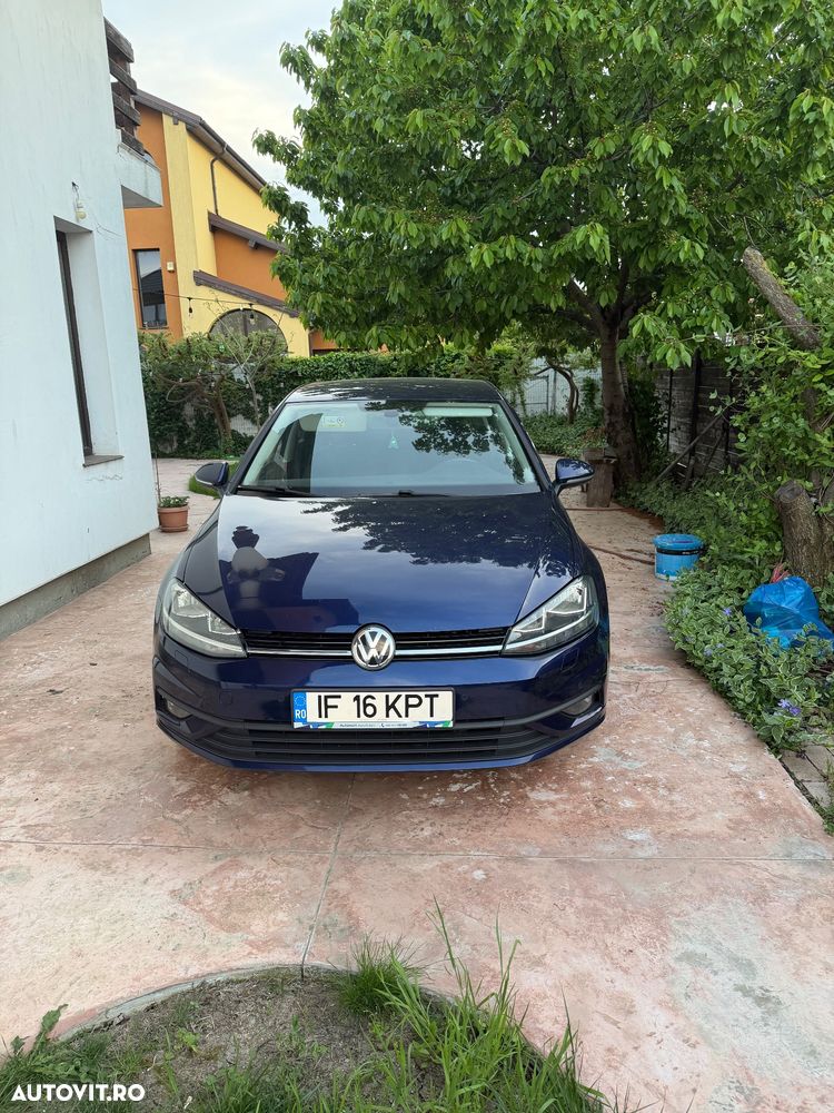 Volkswagen Golf - 1