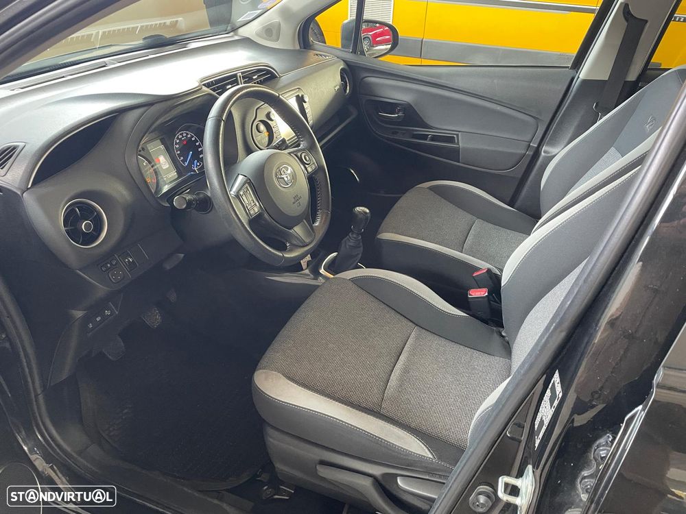 Toyota Yaris 1.5 VVT-i 20 Anos - 9