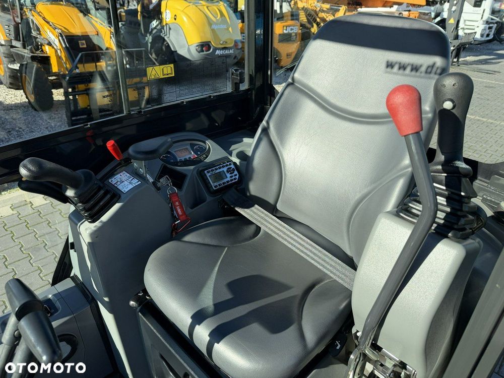 Bobcat E19 Komplet Łyżek  Mało Używana Przepracowane tylko 90mth - 27