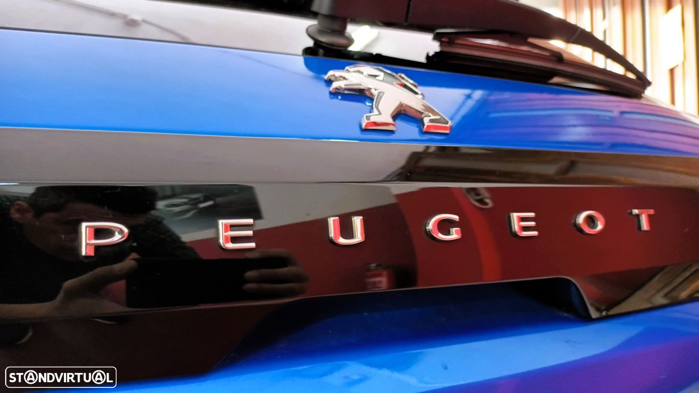 Peugeot e-208 GT - 13