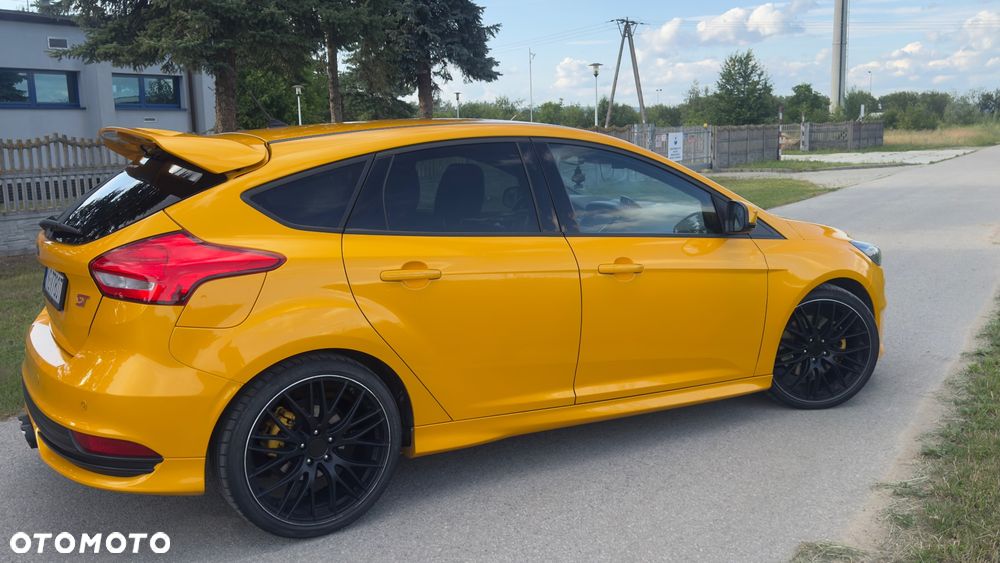 Ford Focus 2.0 EcoBoost ST mit Leder-Sport-Paket - 11