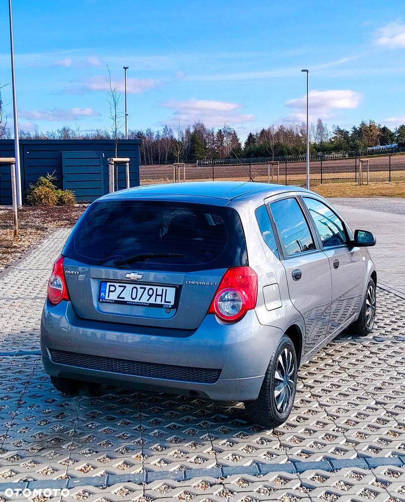 Chevrolet Aveo 1.2 16V Base / Classic - 7