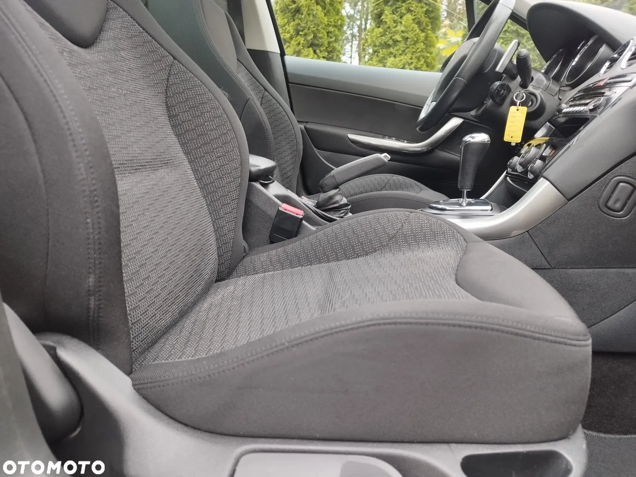 Peugeot 308 SW HDi FAP 110 EGS6 Premium - 28