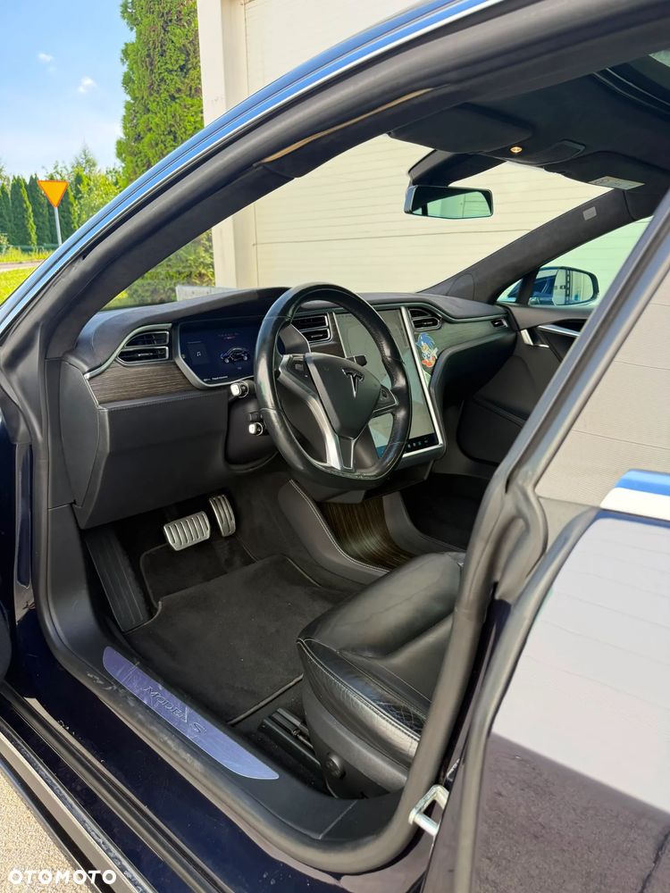 Tesla Model S Performance - 13