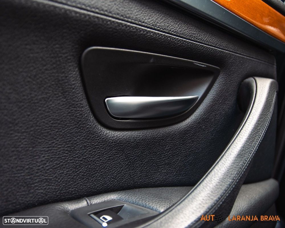 BMW 520 d Exclusive Auto 123g - 16