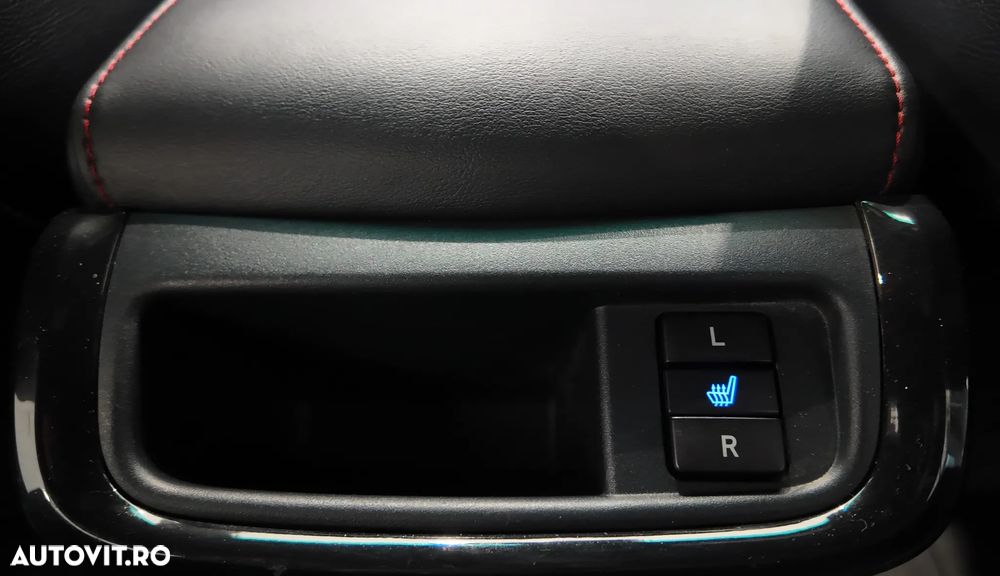 Toyota Hilux 2.8D 204CP 4x4 Double Cab AT GR Sport II - 37