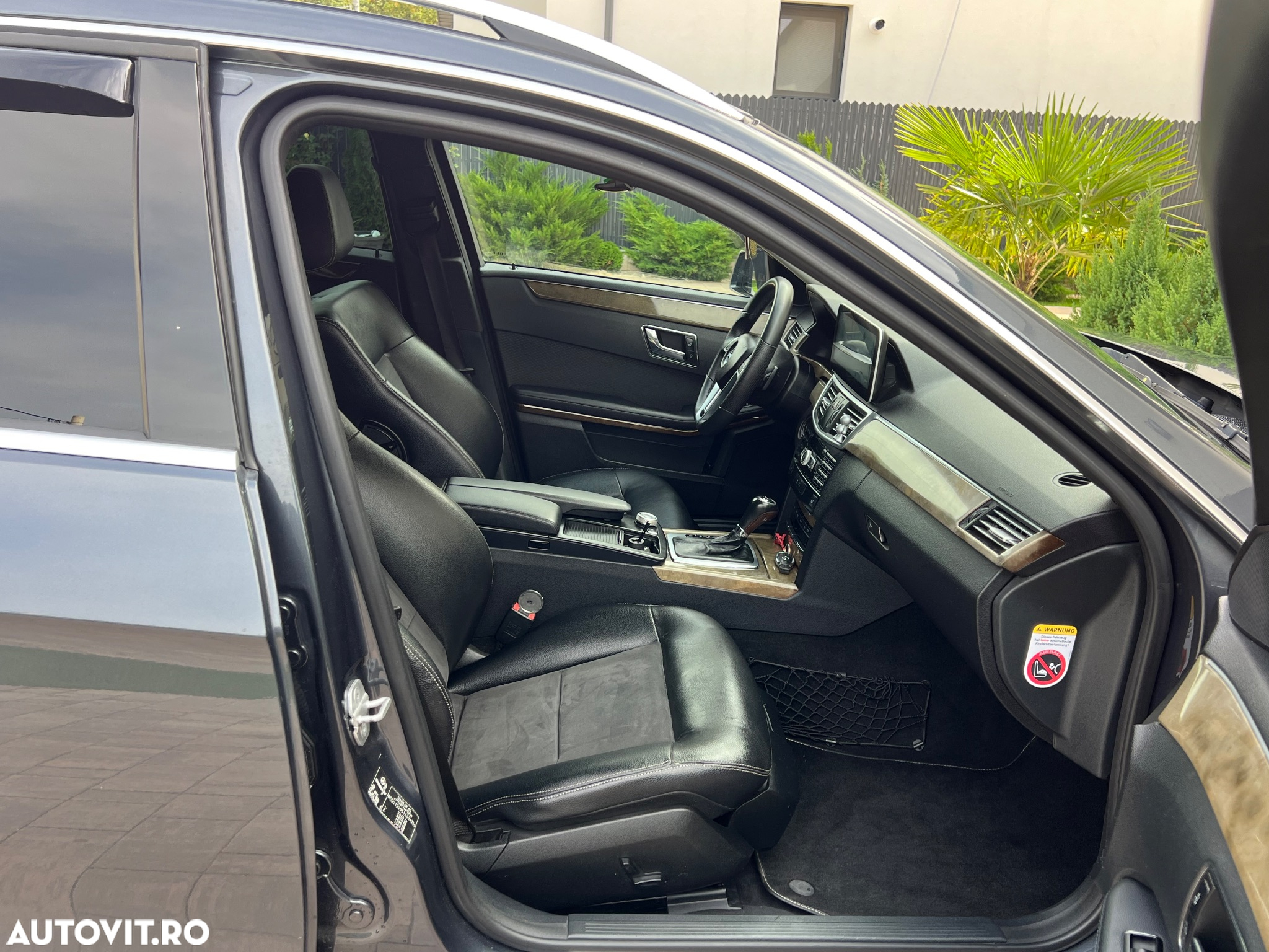 Mercedes-Benz E 200 T BlueTEC 7G-TRONIC Elegance - 37