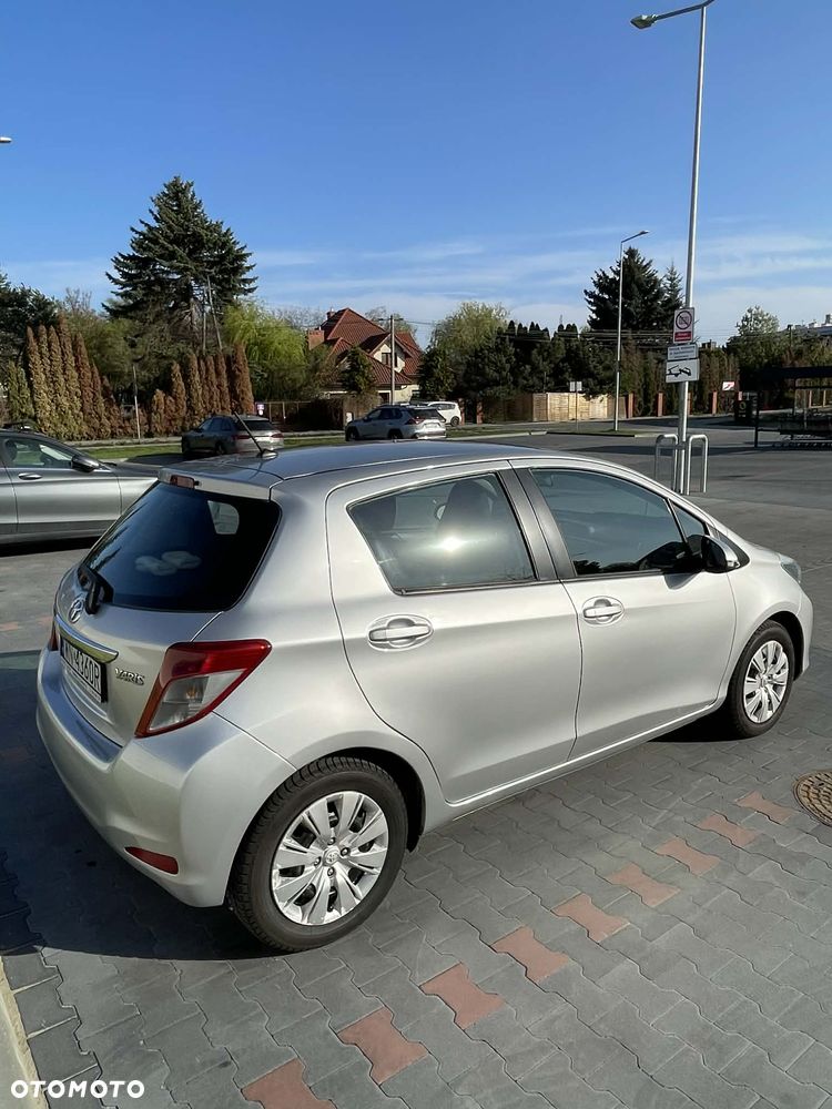 Toyota Yaris 1.0 Sol - 4