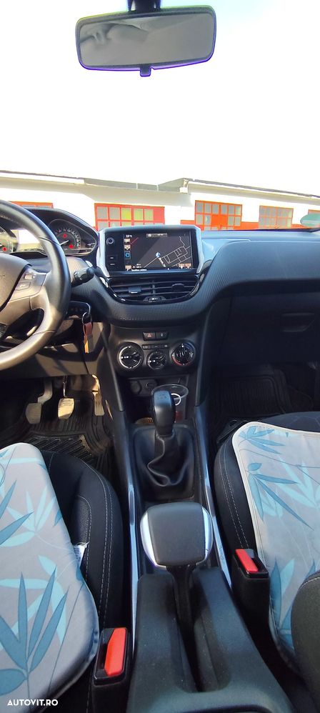 Peugeot 2008 1.2 PureTech Turbo Active - 6