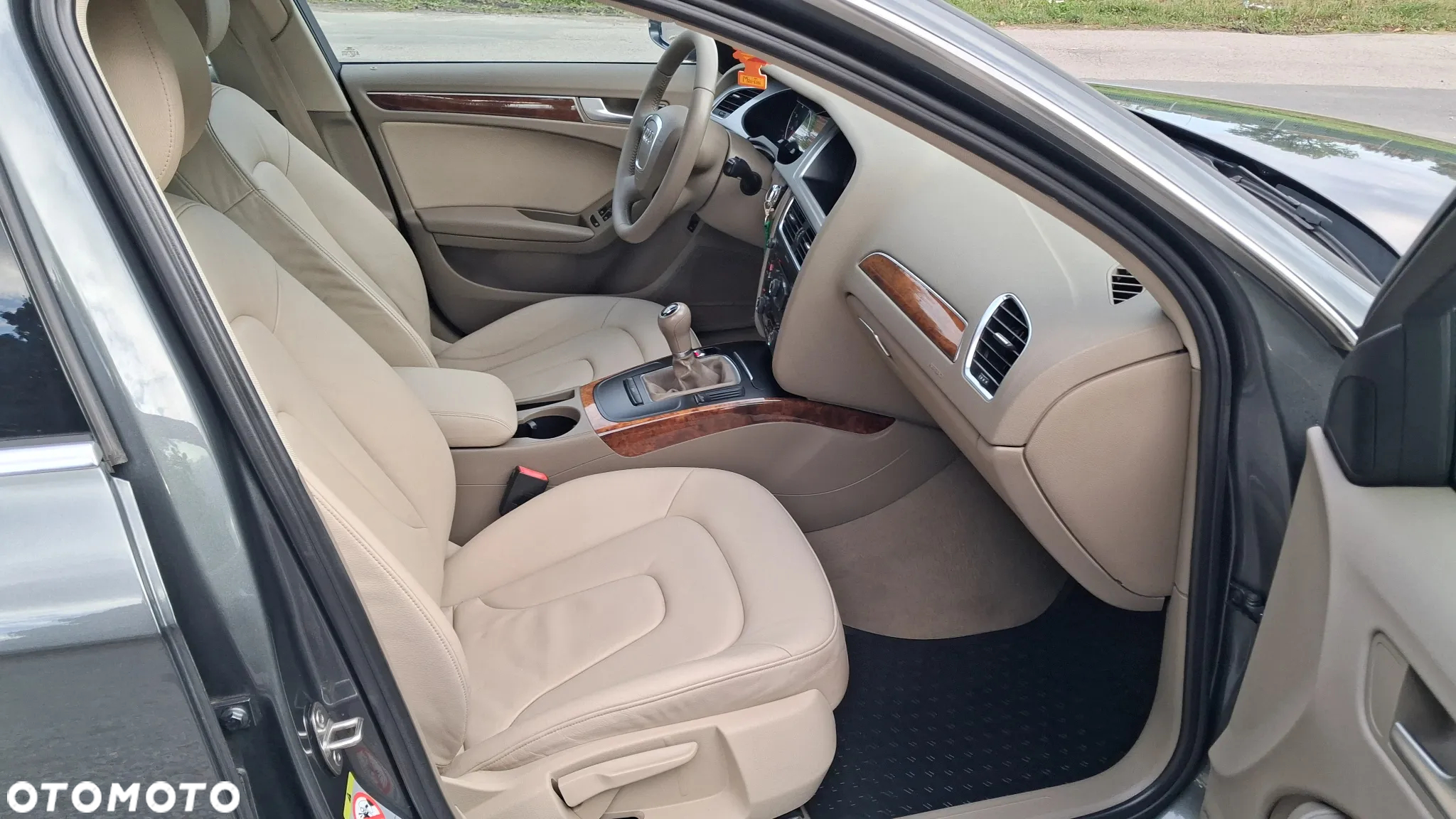 Audi A4 Limousine - 5
