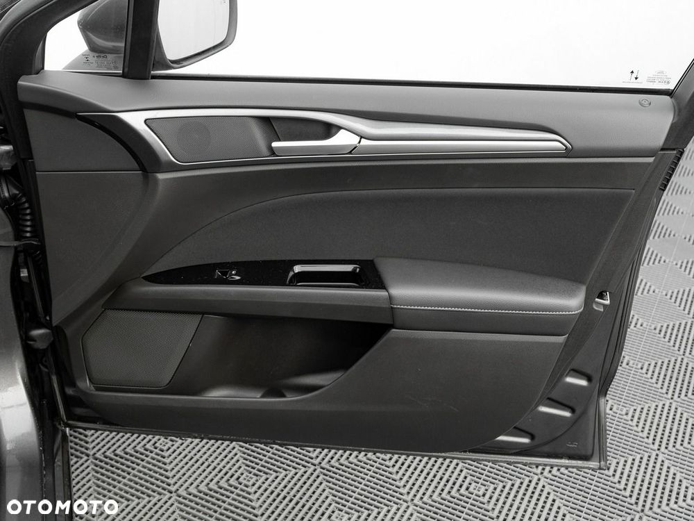 Ford Mondeo - 30