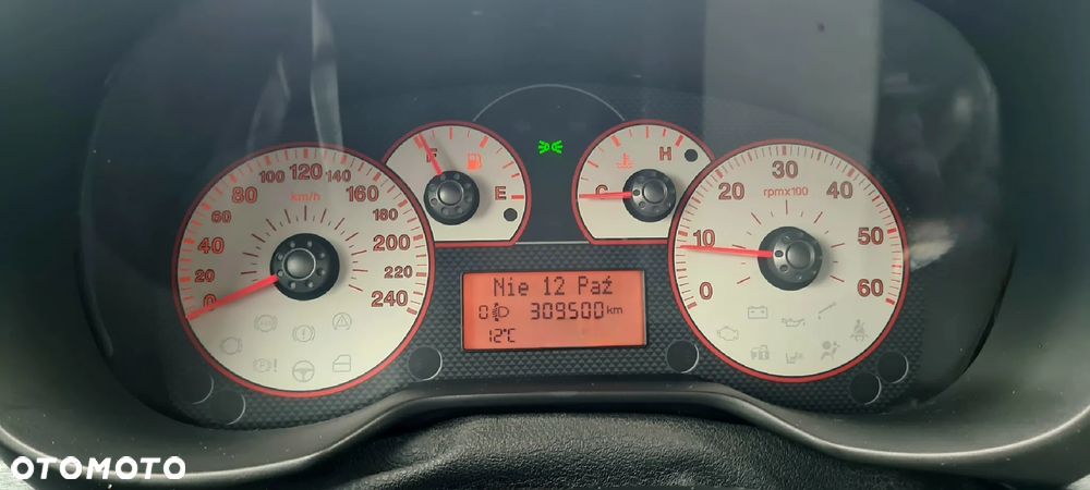 Fiat Grande Punto - 9