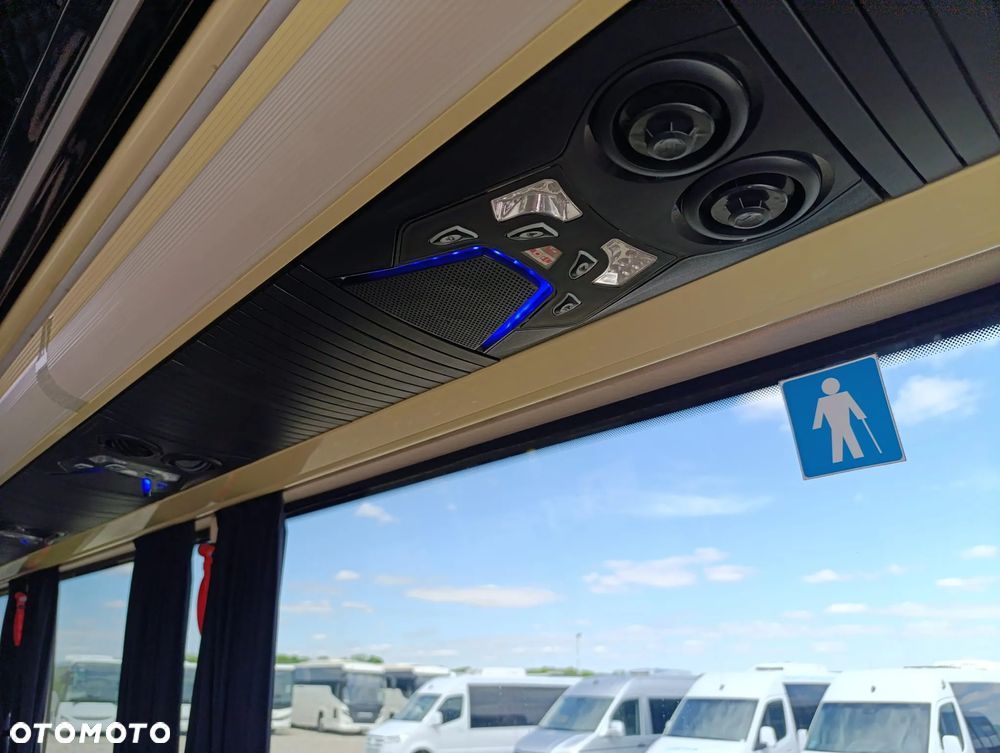 Mercedes-Benz Sprinter 519 - 23