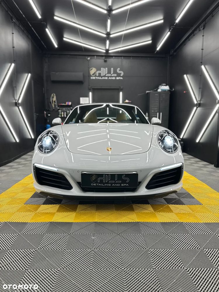 Porsche 911 Carrera 4 PDK Cabrio - 3