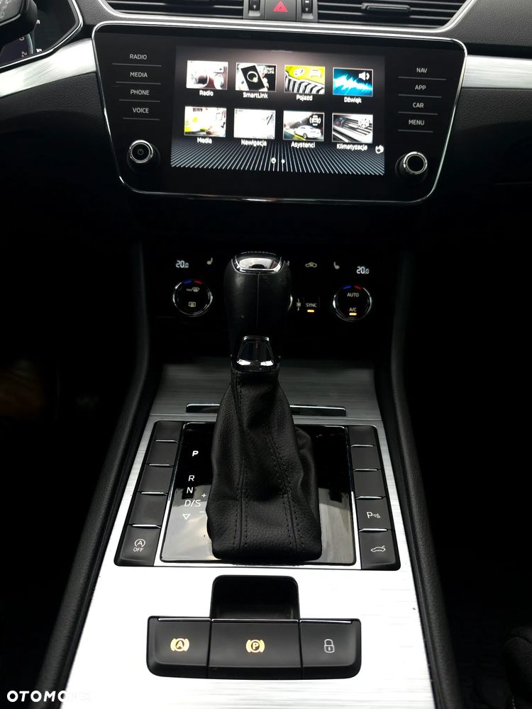 Skoda Superb 2.0 TDI SCR Ambition DSG - 22