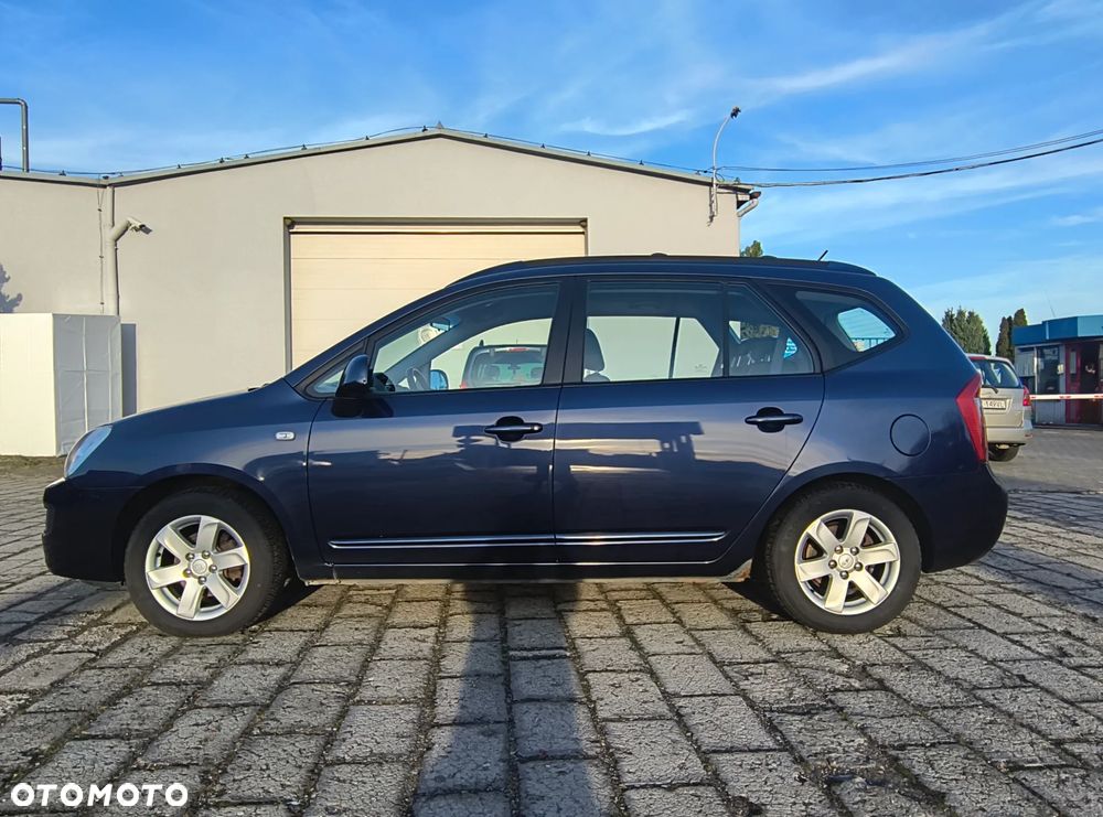 Kia Carens - 8