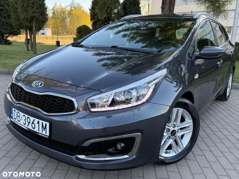 Kia Ceed 1.6 GDI Dream Team Edition - 18