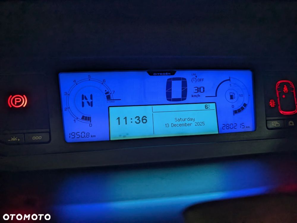 Citroën C4 Picasso 2.0 16V Exclusive - 13