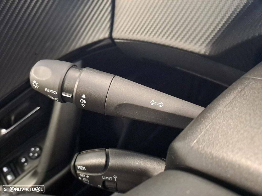 Peugeot 2008 1.2 PureTech Active Pack - 14