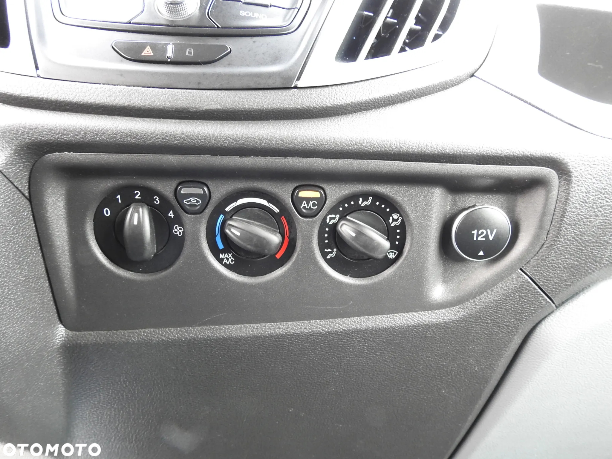 Ford TRANSIT  WYWROTKA PODWÓJNA KABINA DOKA 7 MIEJSC TEMPOMAT LEDY BLIŹNIACZE KOŁA KLIMATYZACJA 130KM [ E38372 ] - 35