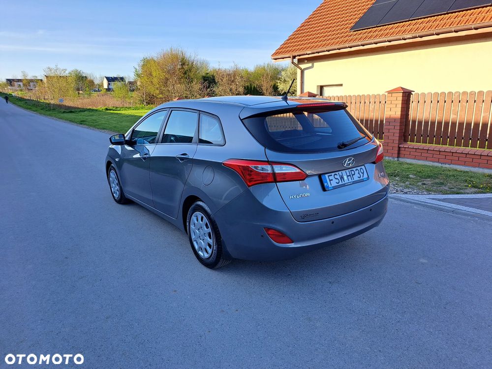 Hyundai i30 1.6 CRDi Classic + - 5