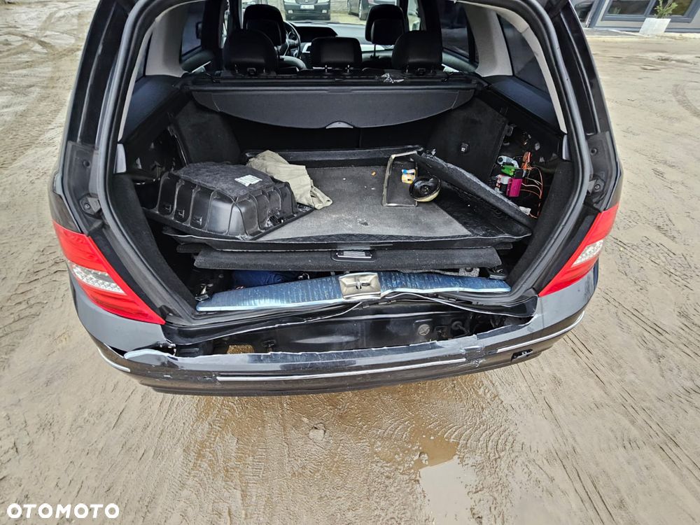 Mercedes-Benz Klasa C 180 (BlueEFFICIENCY) 7G-TRONIC Avantgarde - 3