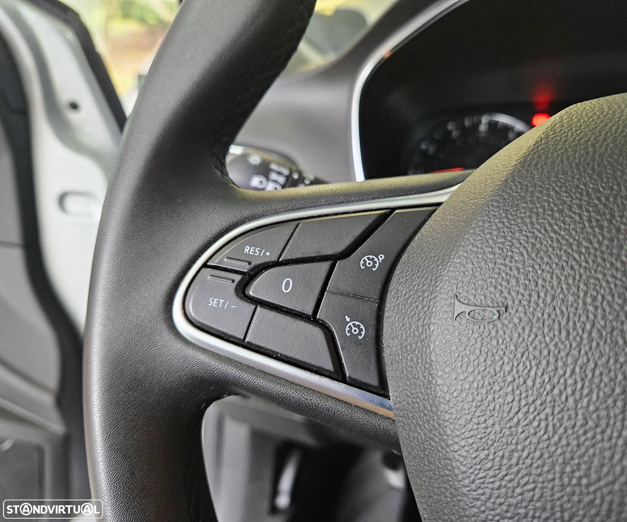 Renault Mégane Sport Tourer TCe 115 GPF ZEN - 21