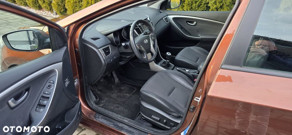 Hyundai i30 1.4 CRDi Premium - 12