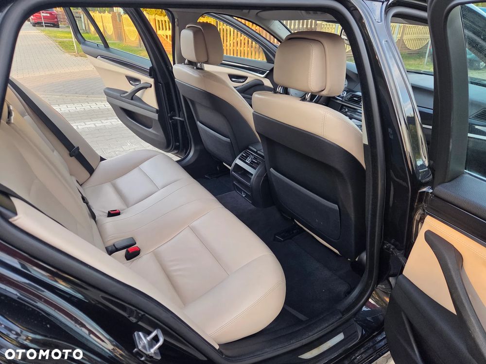 BMW Seria 5 520d - 29