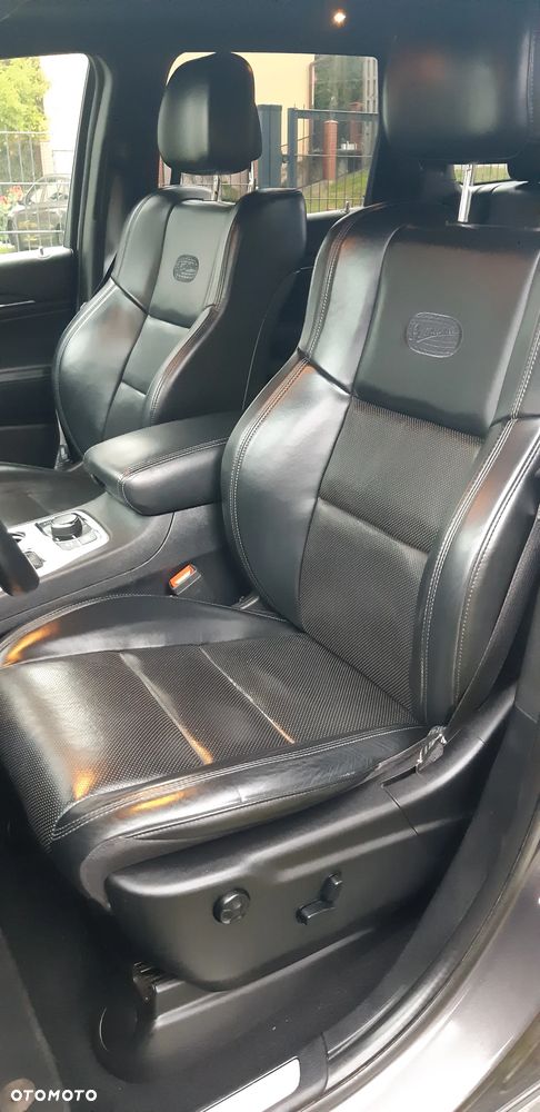 Jeep Grand Cherokee - 23