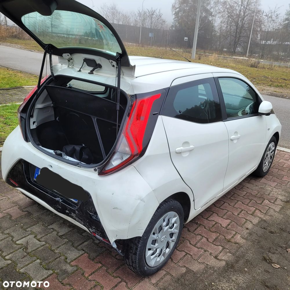 Toyota Aygo x.shift x-play connect - 10
