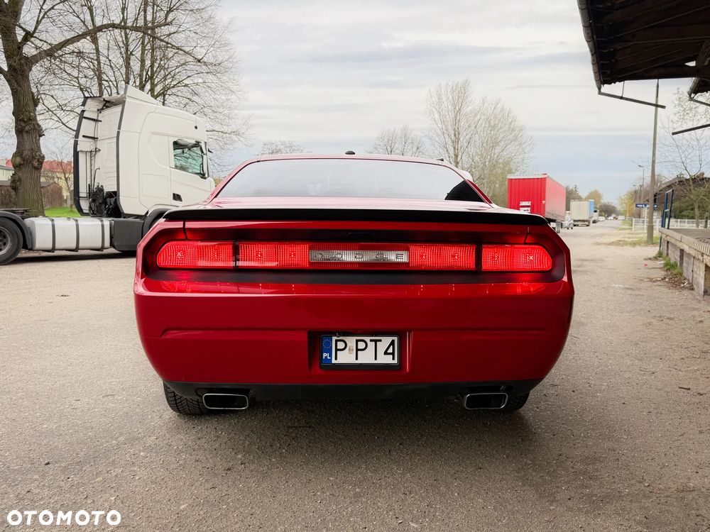 Dodge Challenger - 10
