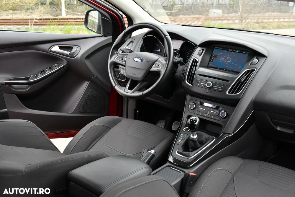 Ford Focus 1.5 TDCi DPF Start-Stopp-System Titanium - 19