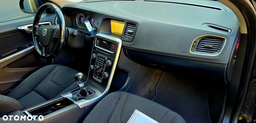 Volvo V60 T3 Edition Pro - 17