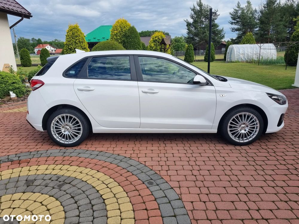 Hyundai i30 1.5 DPI Classic + - 5
