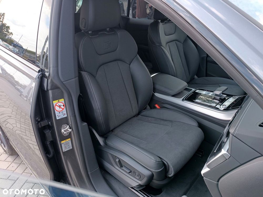 Audi Q8 - 35