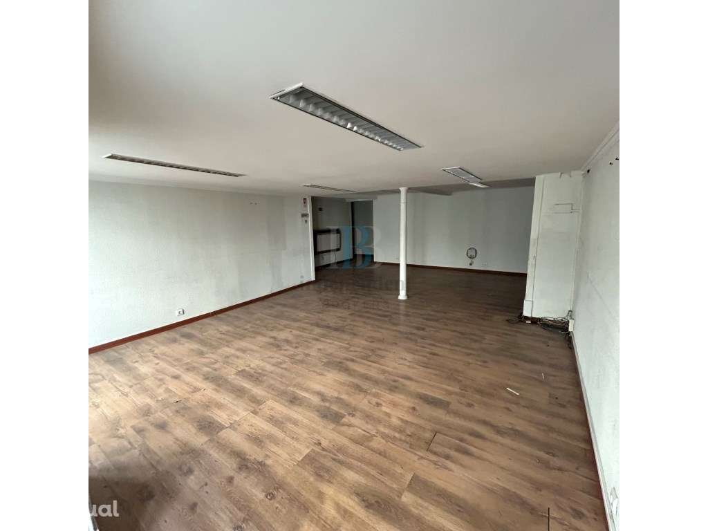 Escritório para remodelação no Chiado - Grande imagem: 4/12