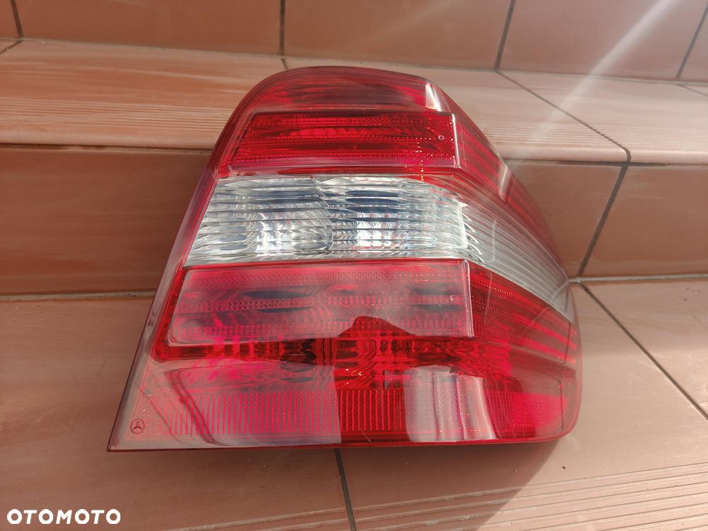 MERCEDES ML W164 Lampa Tylna Jasna Lewa Prawa Tył 05-08 - 18