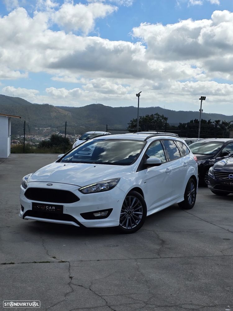 Ford Focus SW 1.0 EcoBoost S&S ST-LINE - 30