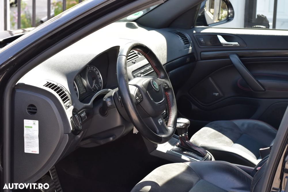 Skoda Octavia 2.0 TDI DPF DSG RS - 9