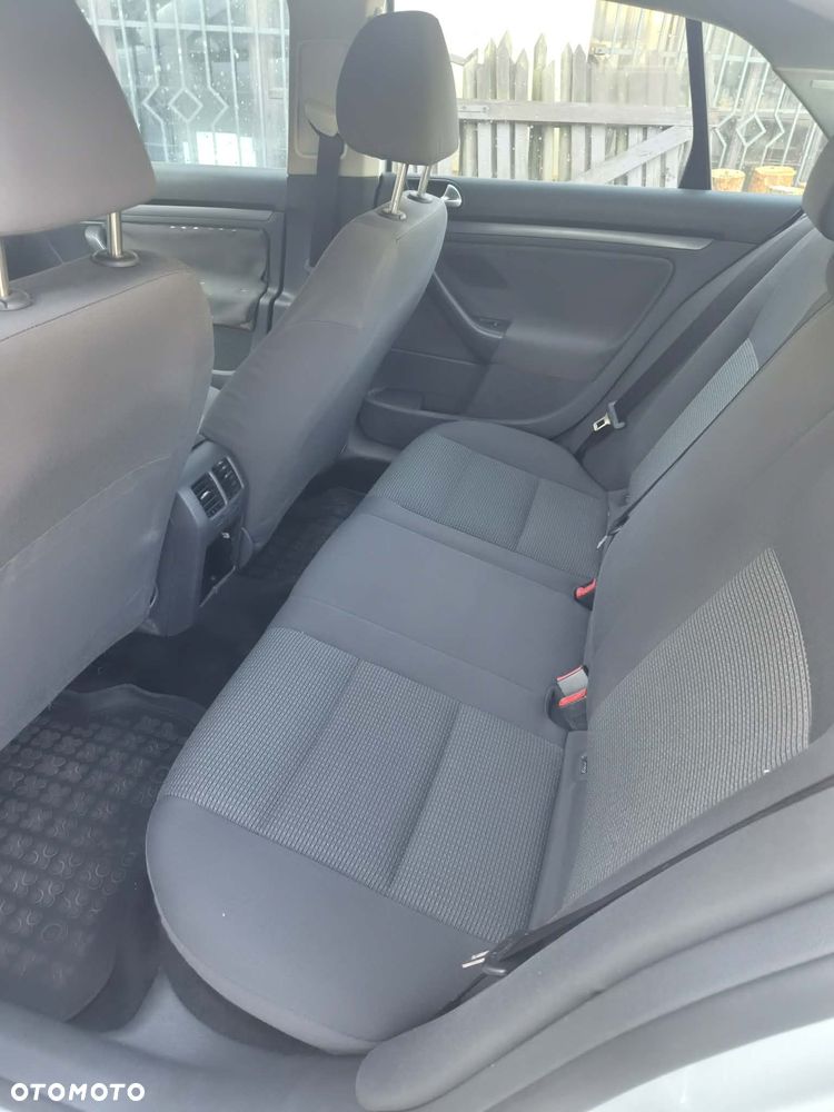 Volkswagen Jetta 1.9 TDI Comfortline - 6