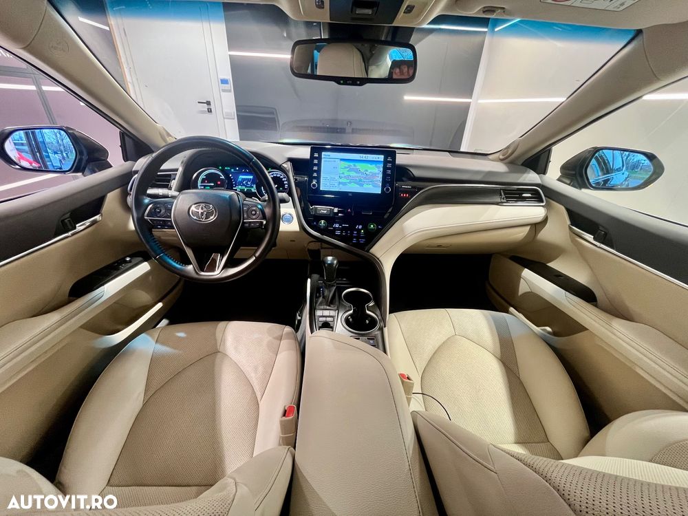 Toyota Camry 2.5 Hybrid Exclusive - 12
