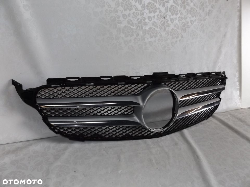 GRILL GRIL ATRAPA MERCEDES C-KLASA W205 2014- - 2