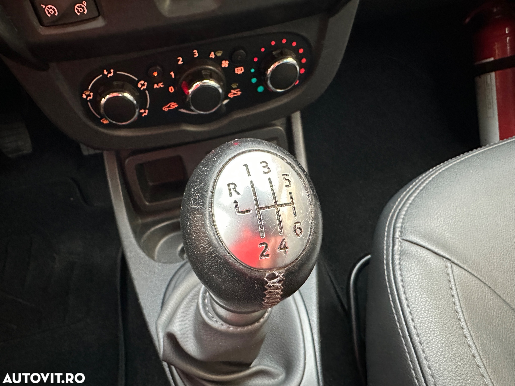 Dacia Duster dCi 110 FAP 4x2 Prestige - 18