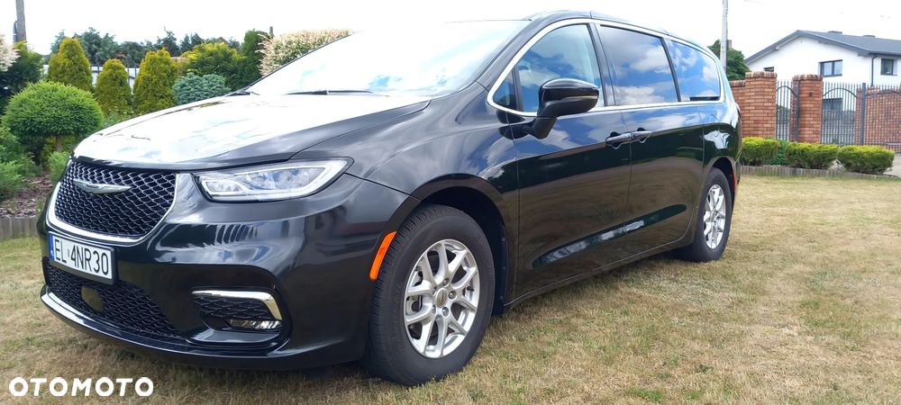 Chrysler Pacifica - 2